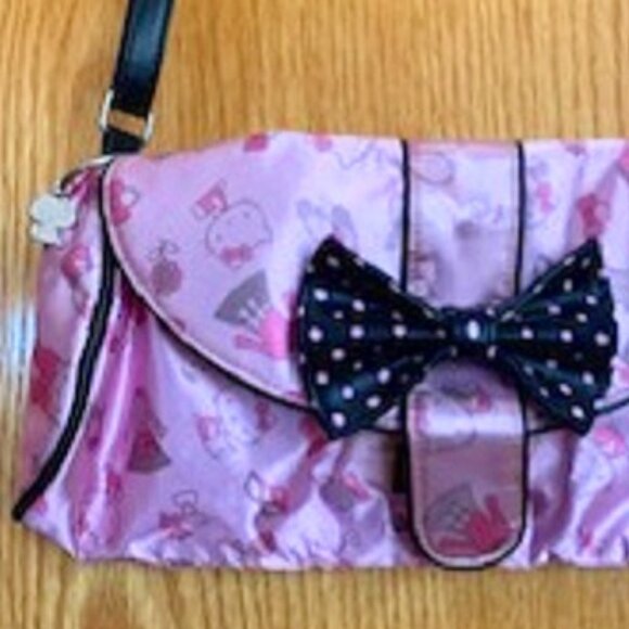 Girls' Hello Kitty Pink /Black Shiny Purse Handbag Kitty Charm Bow Snap 12"x 6" - Picture 1 of 8